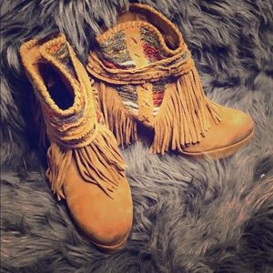 Naughty monkey platform bootie